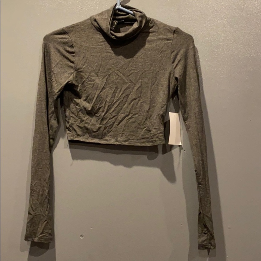 Cropped Turtle Neck